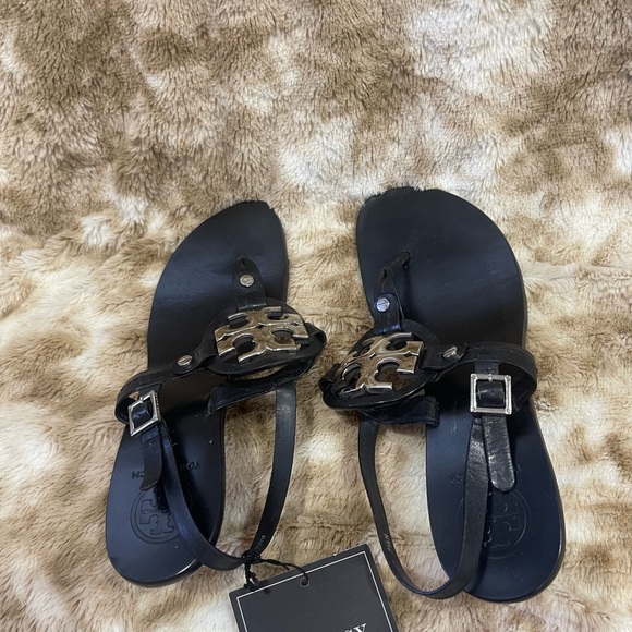 Tory Burch Sandas - Picture 2 of 5